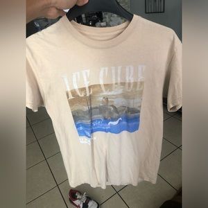Ice cube tee size M runs like S or xs It Shrunk